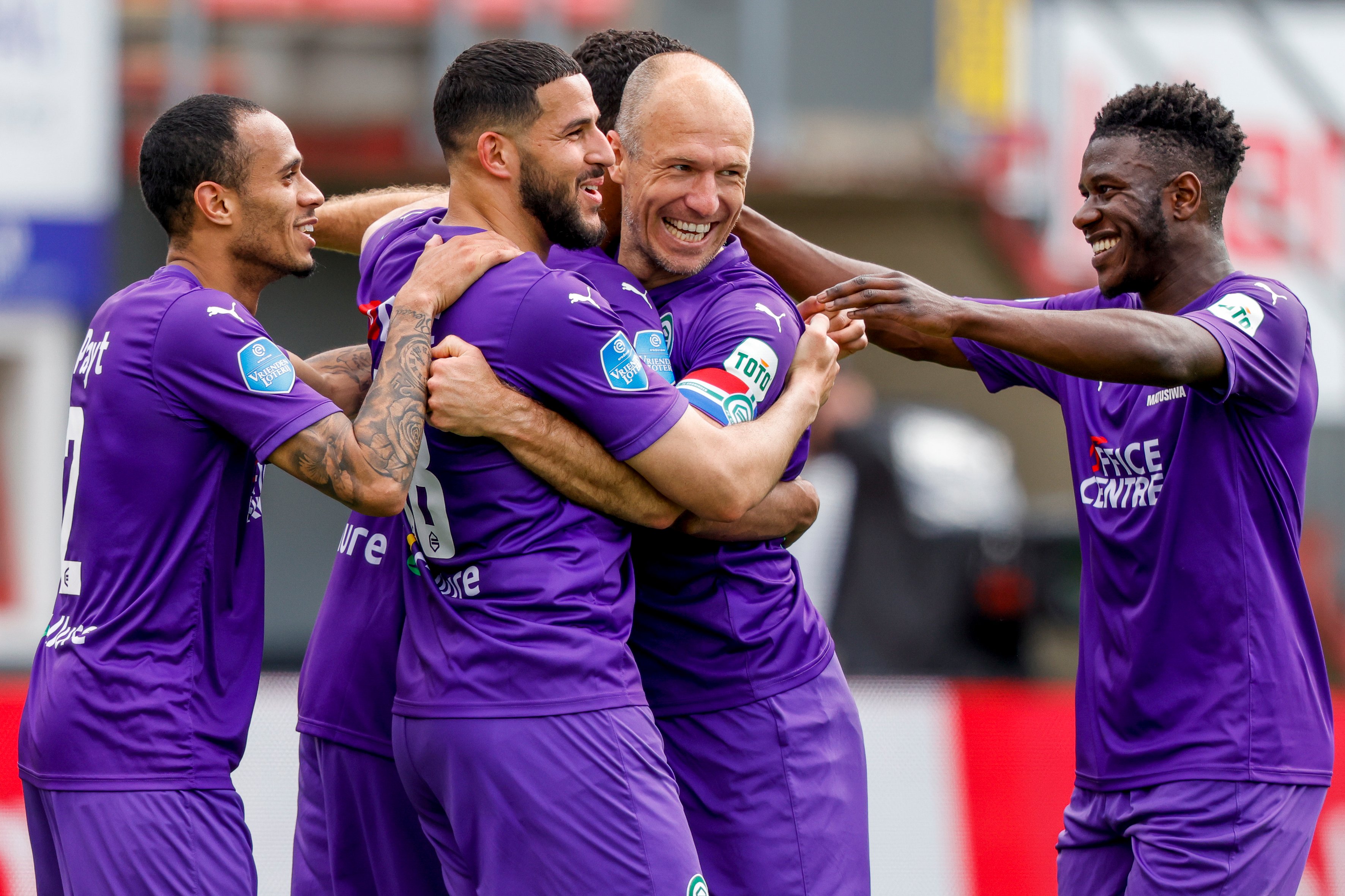 IM电竞官方网站下载-罗本当场退役